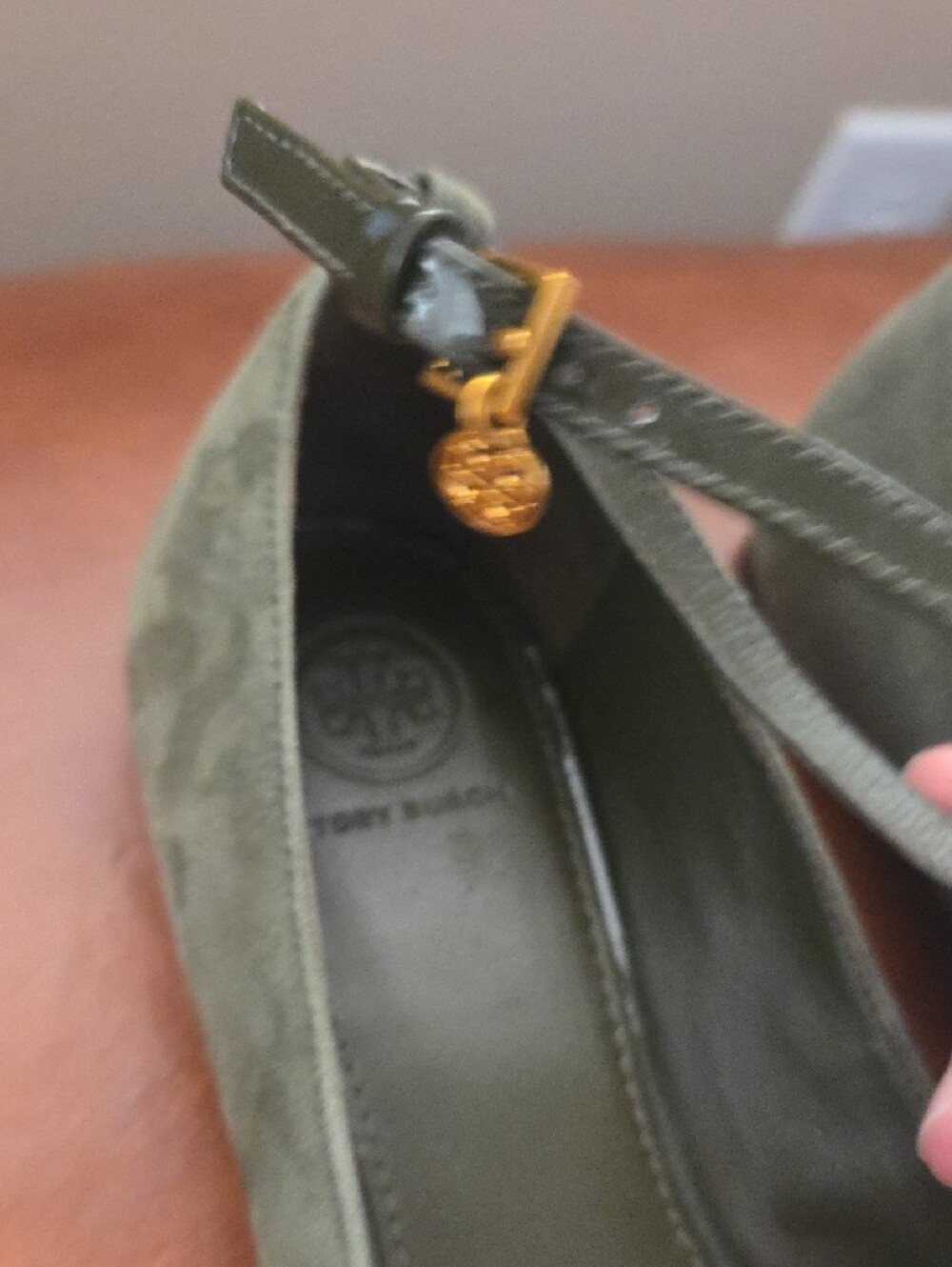 Tory Burch Ashton T-Strap Flats, Olive Green, Size 8M - Picture 3 of 9